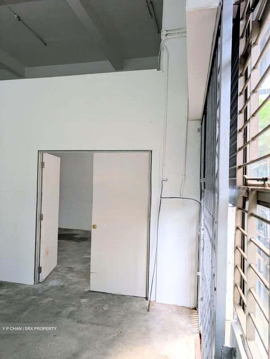 Pemimpin Industrial Building (D20), Factory #568706271